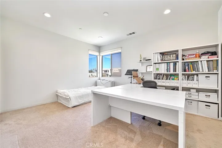126 Novel, Irvine, California 92618