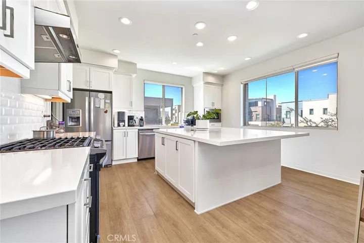 126 Novel, Irvine, California 92618