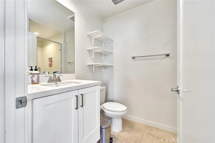 126 Novel, Irvine, California 92618