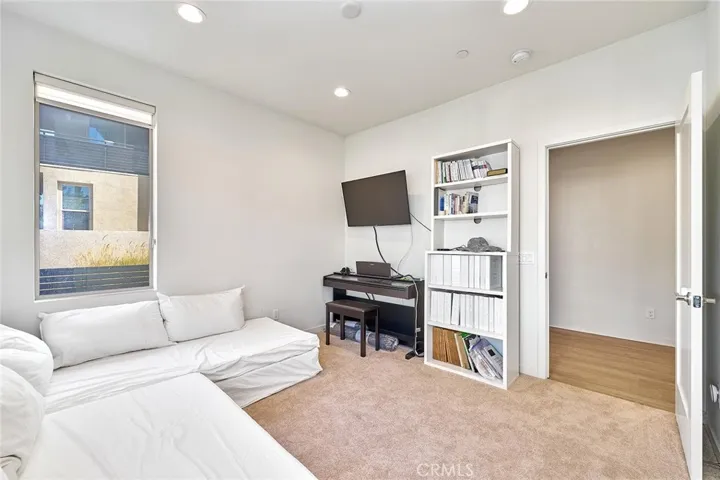 126 Novel, Irvine, California 92618
