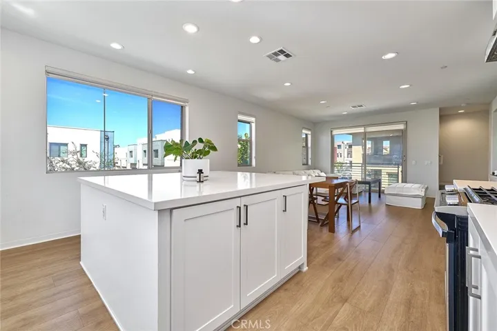 126 Novel, Irvine, California 92618