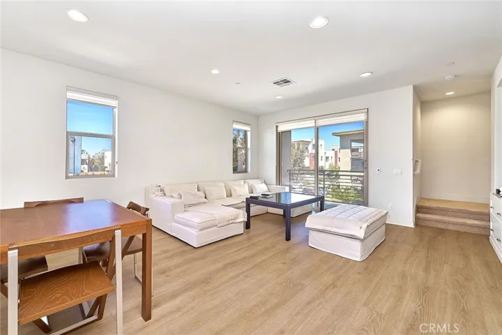126 Novel, Irvine, California 92618