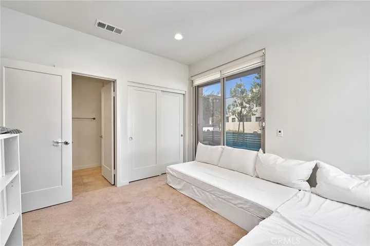 126 Novel, Irvine, California 92618
