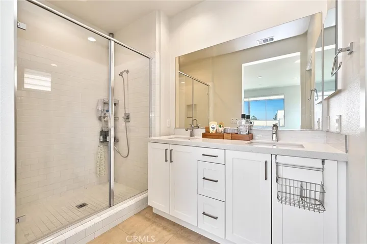 126 Novel, Irvine, California 92618