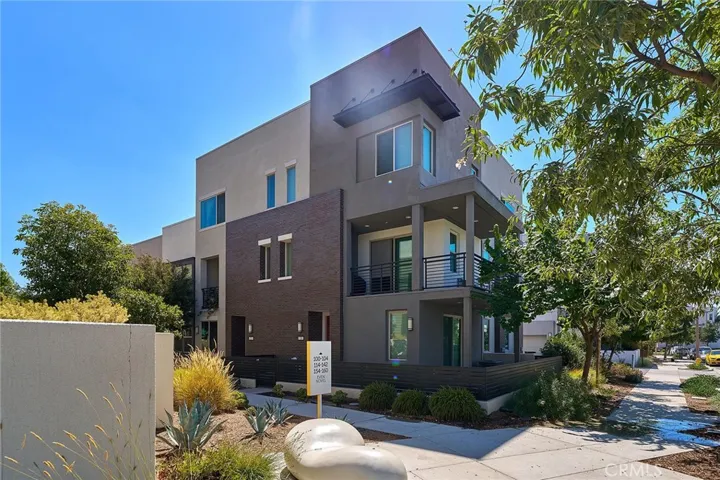 126 Novel, Irvine, California 92618