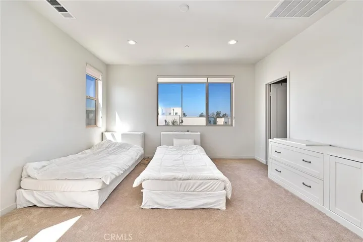 126 Novel, Irvine, California 92618