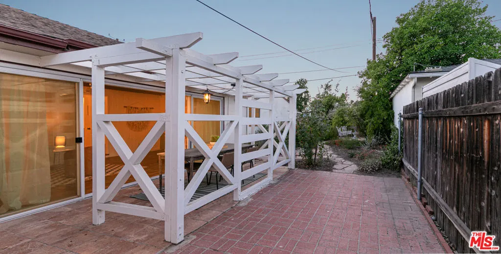 1809 N Rose Street, Burbank, California 91505 home-pic-53