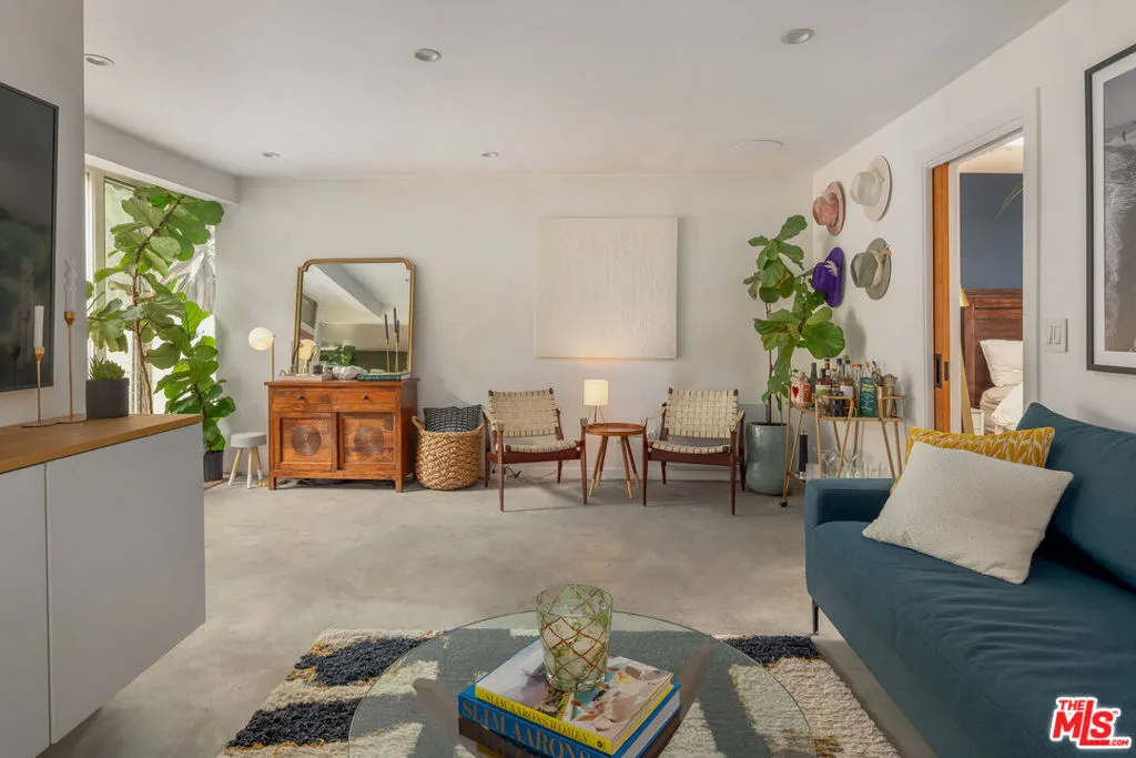 905 N Beverly Glen Boulevard, Los Angeles, California 90077 home-pic-3