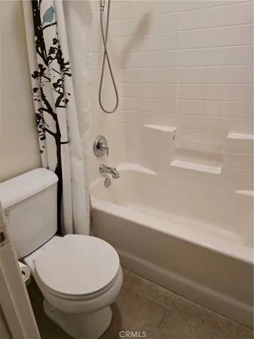 Hall Bath Toilet & Tub