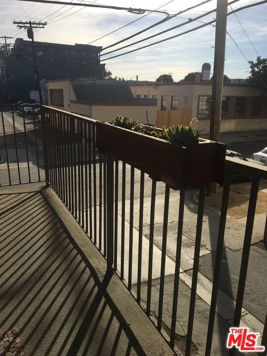 869 S Wooster Street 103, Los Angeles, California 90035 home-pic-23