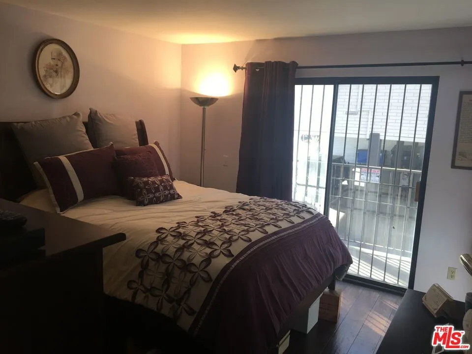 869 S Wooster Street 103, Los Angeles, California 90035 home-pic-17