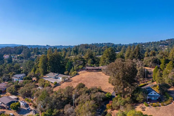 3600 N. Park Avenue, Soquel, California 95073