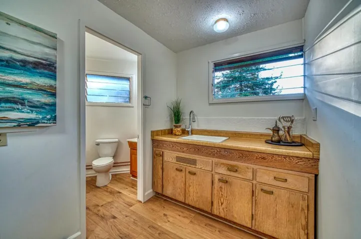 3600 N. Park Avenue, Soquel, California 95073