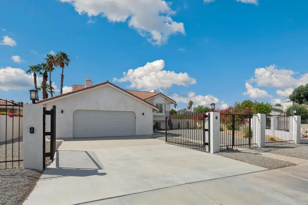 68515 Risueno Road, Cathedral City, California 92234 home-pic-2