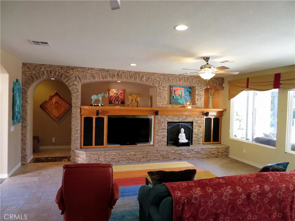 29301 Lake Hills Drive, Menifee, California 92585 home-pic-9