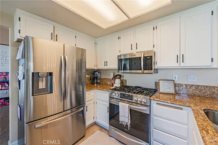 27381 Echo Canyon Court, Corona, California 92883