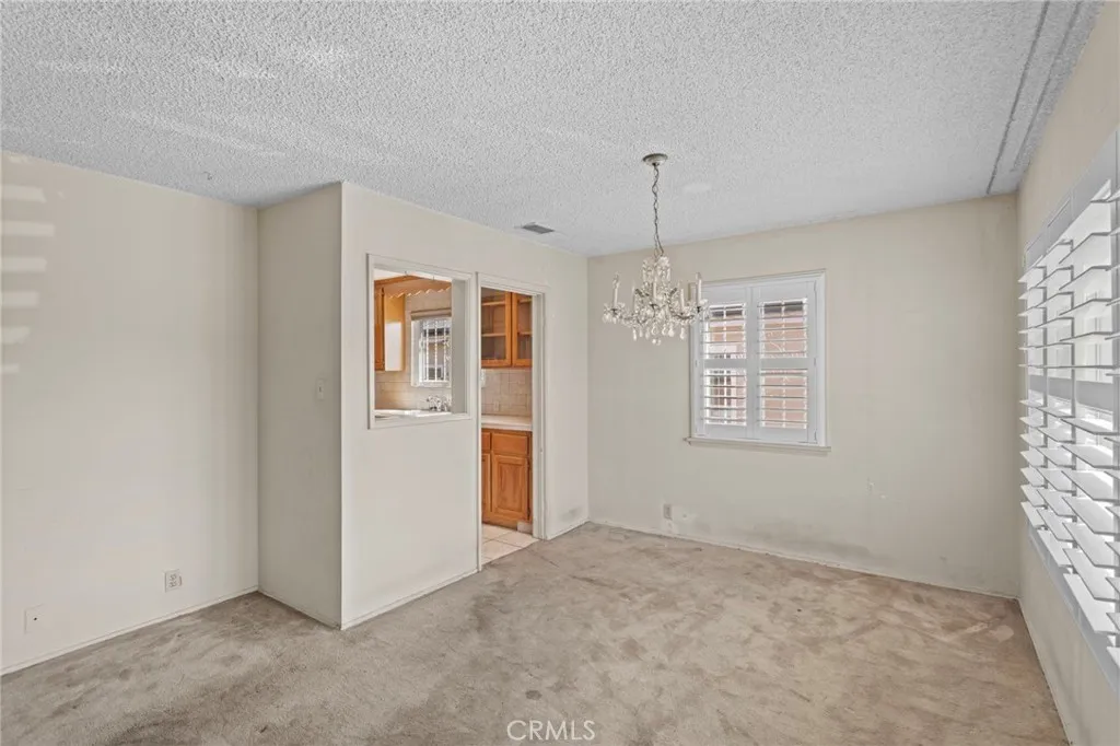 1445 W 110th Place, Los Angeles, California 90047 home-pic-11