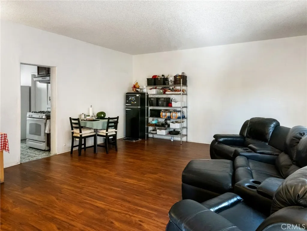 7714 S Broadway, Los Angeles, California 90003 home-pic-9