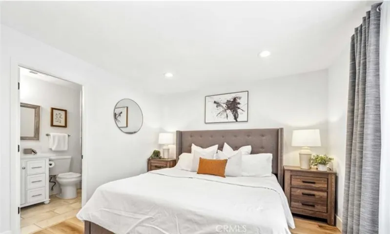 22287 Modina, Laguna Hills, California 92653