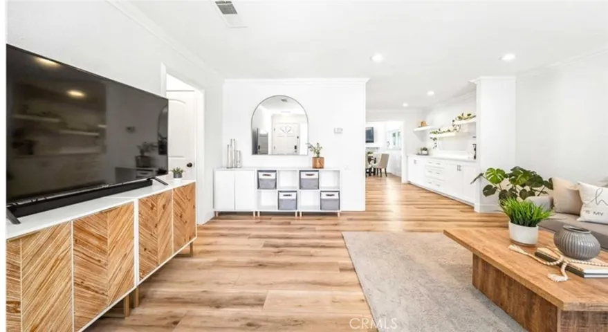 22287 Modina, Laguna Hills, California 92653