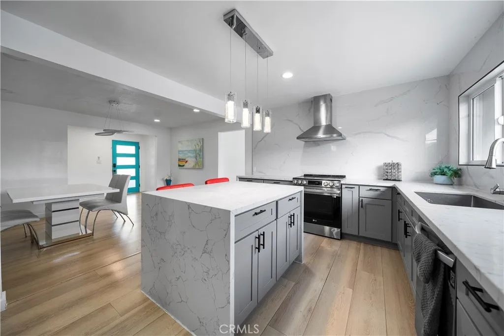 1158 N Ivescrest Avenue, Covina, California 91724 home-pic-6