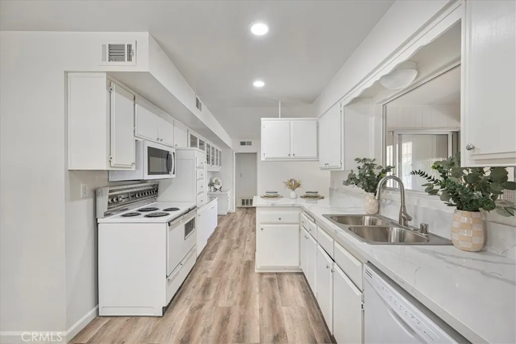 28258 Worcester W, Menifee, California 92586 home-pic-6