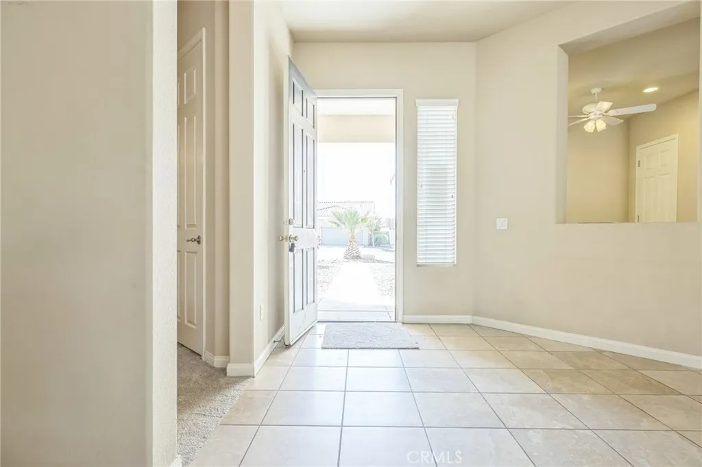 81726 Avenida Sombra, Indio, California 92203 home-pic-2