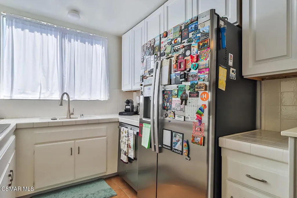 5429 Newcastle Avenue 213, Encino, California 91316 home-pic-8