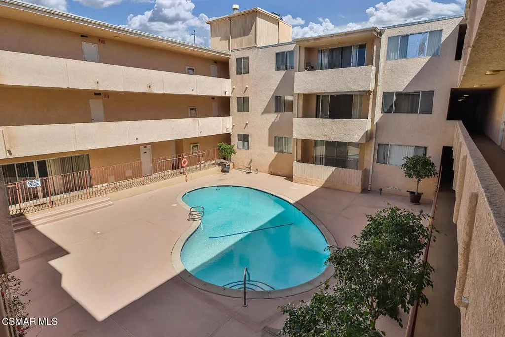 5429 Newcastle Avenue 213, Encino, California 91316 home-pic-22