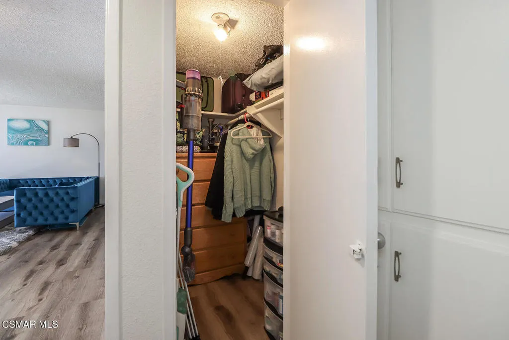 5429 Newcastle Avenue 213, Encino, California 91316 home-pic-19