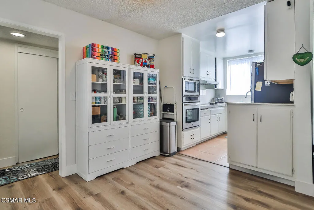 5429 Newcastle Avenue 213, Encino, California 91316 home-pic-6
