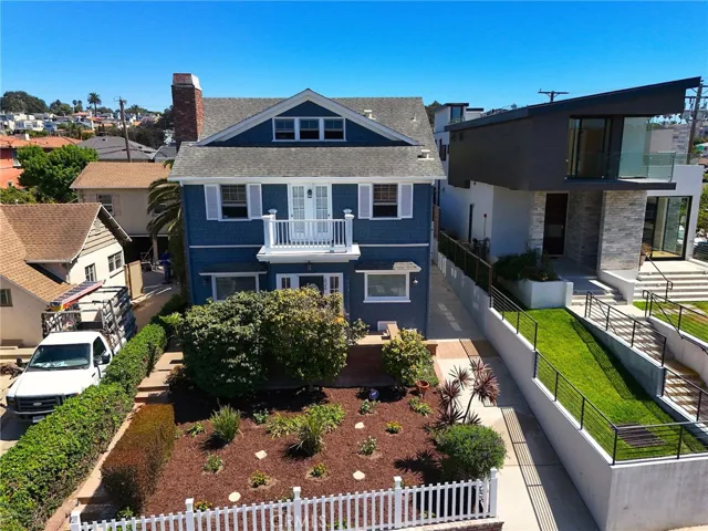 626 Elvira Avenue, Redondo Beach, California 90277