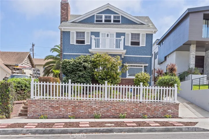 626 Elvira Avenue, Redondo Beach, California 90277