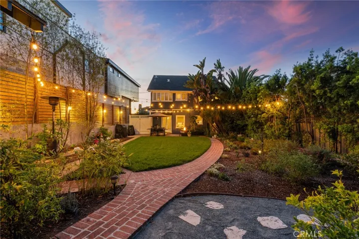 626 Elvira Avenue, Redondo Beach, California 90277