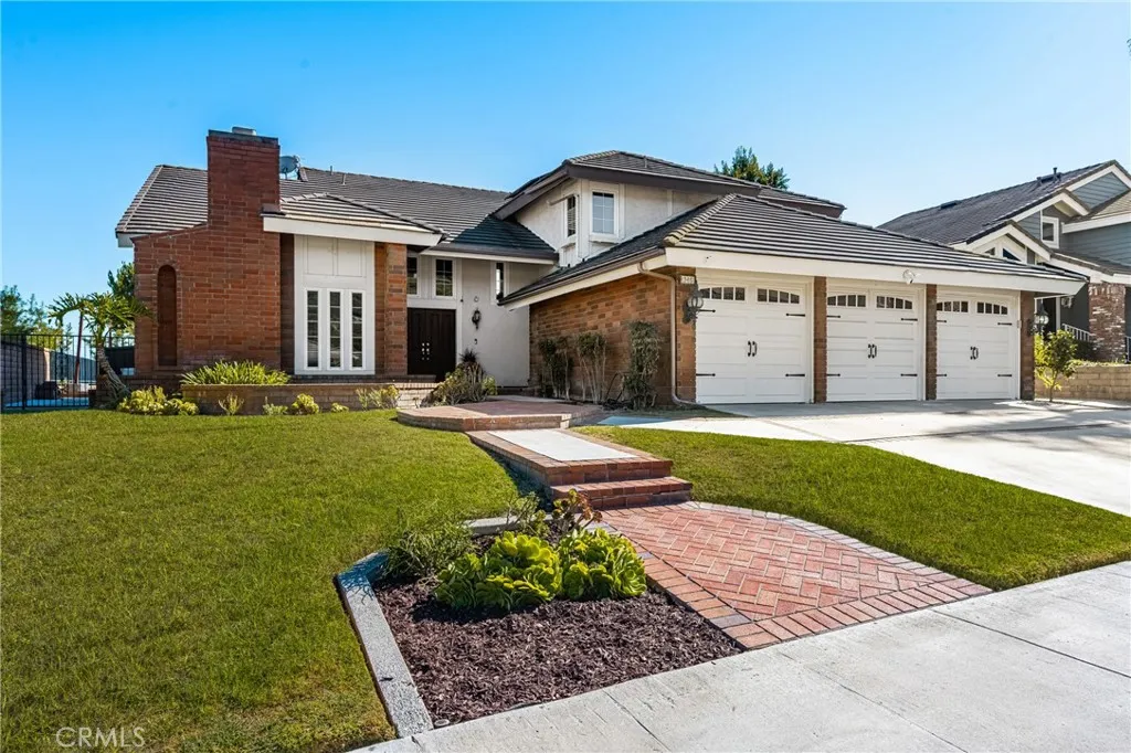 3216 E Ridgeway Road, Orange, California 92867 home-pic-0