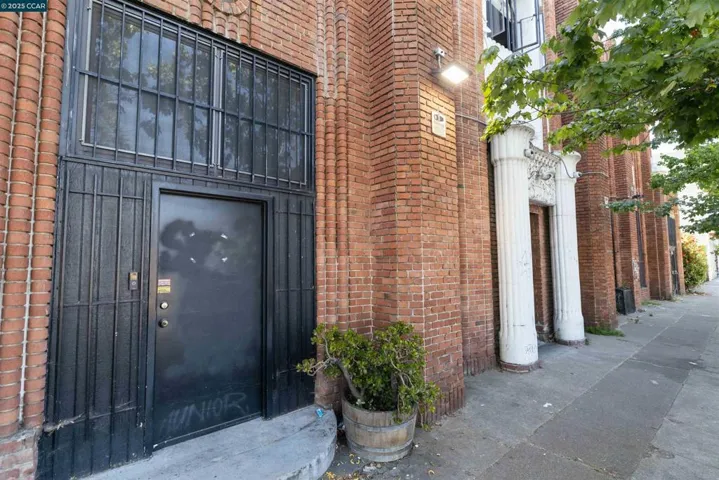 2521 San Pablo Ave, Oakland, California 94612