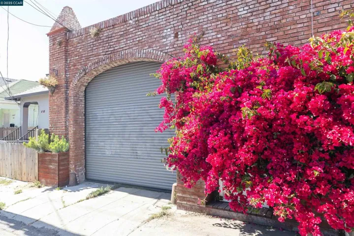 2521 San Pablo Ave, Oakland, California 94612