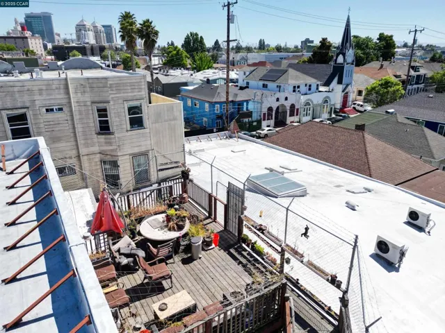 2521 San Pablo Ave, Oakland, California 94612