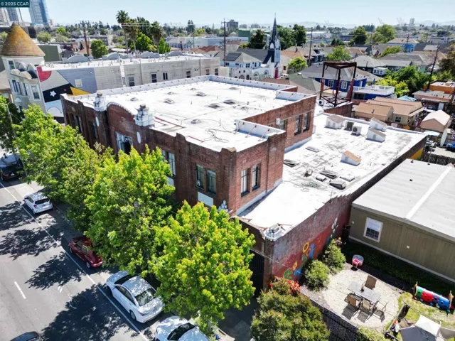 2521 San Pablo Ave, Oakland, California 94612