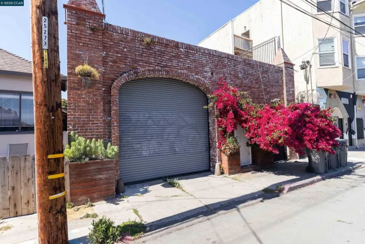 2521 San Pablo Ave, Oakland, California 94612