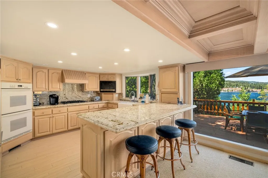 316 John Muir, Lake Arrowhead, California 92352 home-pic-11