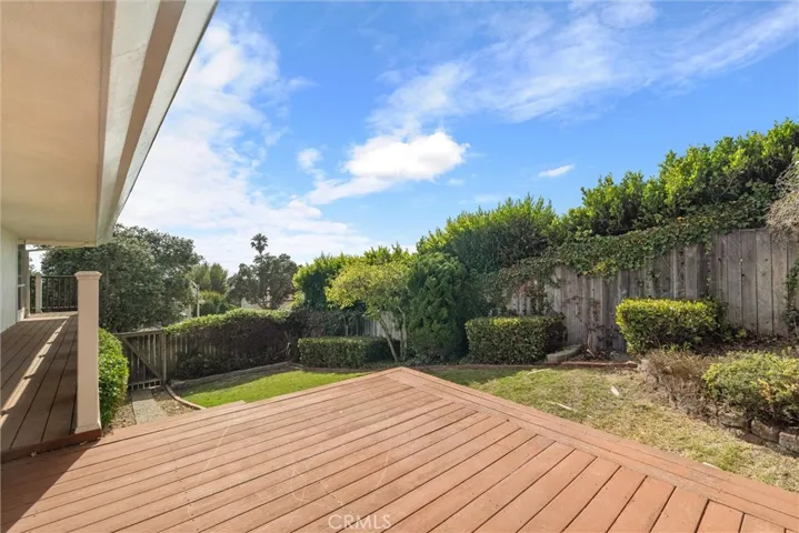 7206 Crest Road, Rancho Palos Verdes, California 90275