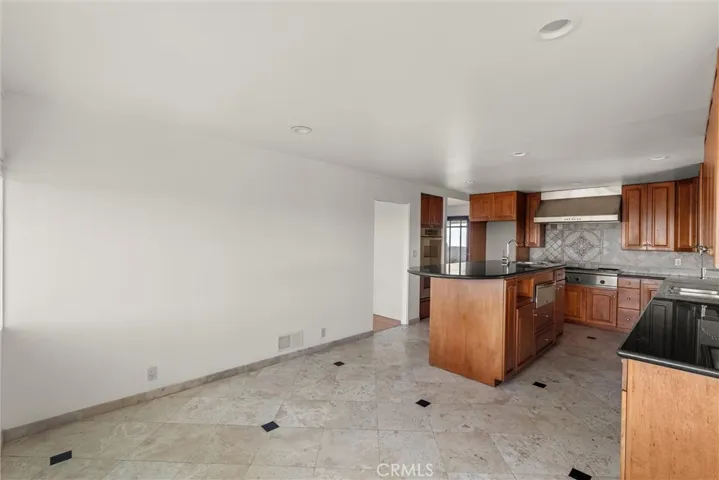 7206 Crest Road, Rancho Palos Verdes, California 90275