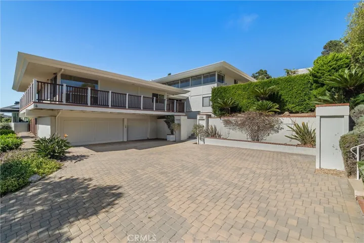 7206 Crest Road, Rancho Palos Verdes, California 90275