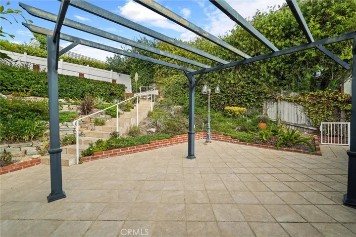 7206 Crest Road, Rancho Palos Verdes, California 90275