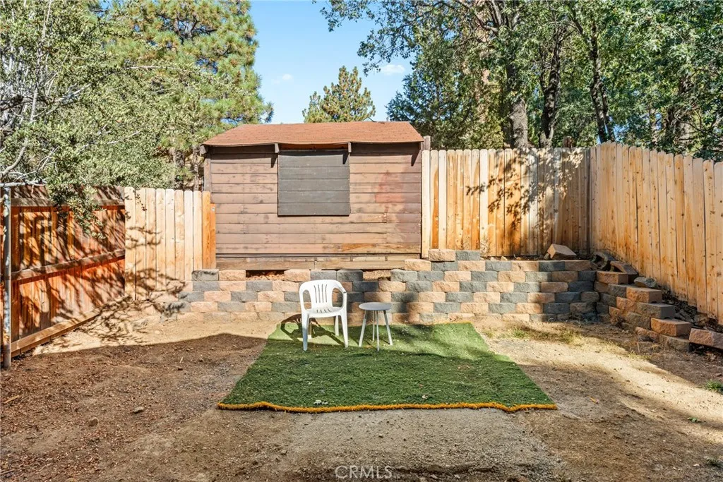 329 Vista Lane, Sugarloaf, California 92386 home-pic-19