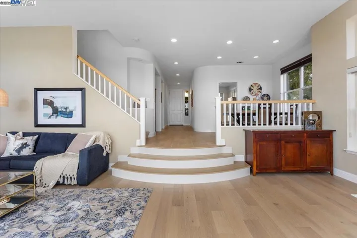 22284 E Lyndon Loop, Castro Valley, California 94552