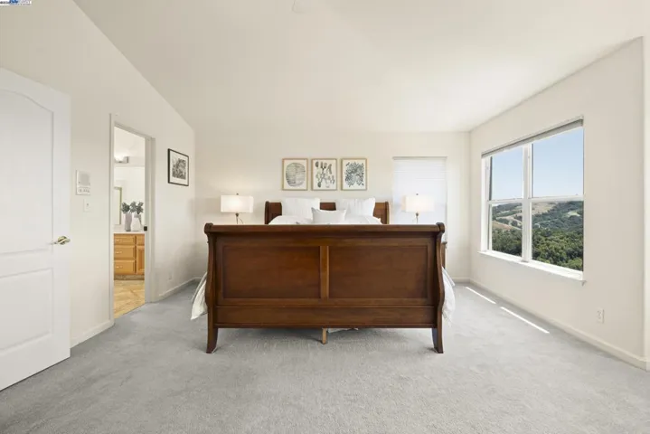 22284 E Lyndon Loop, Castro Valley, California 94552