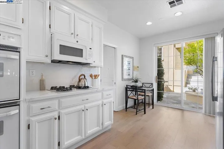 22284 E Lyndon Loop, Castro Valley, California 94552