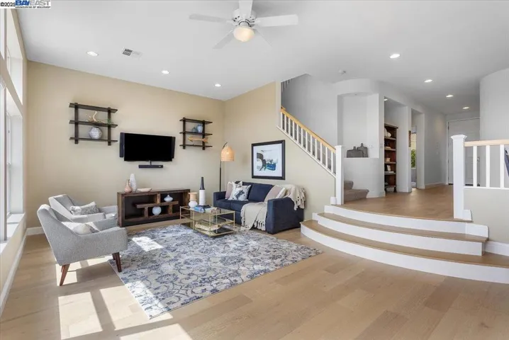 22284 E Lyndon Loop, Castro Valley, California 94552